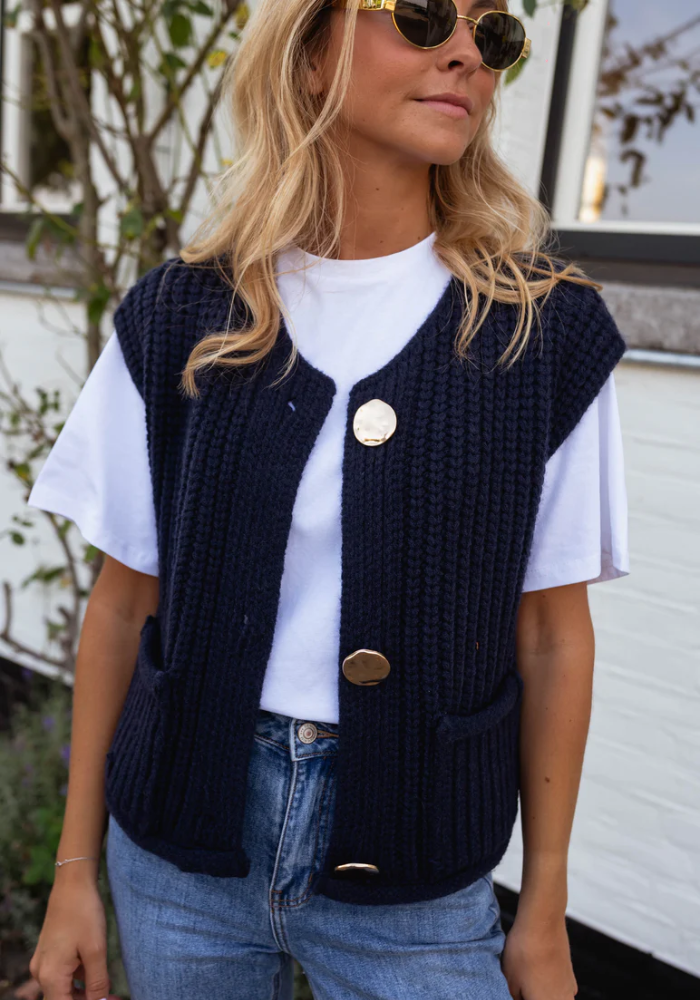 FENJA™ | LE GILET EN TRICOT CHIC POUR SUPERPOSITION